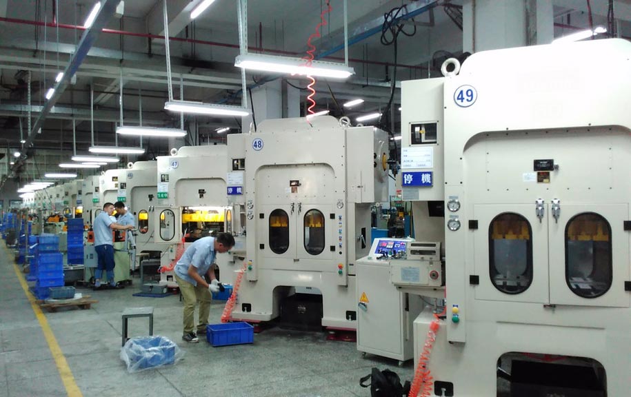 校辦企業高速沖床